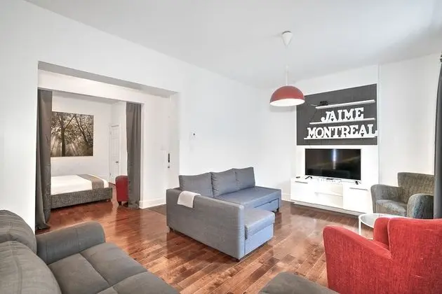Family Apart Daire, 4 Yatak Odası, Veranda, Şehir Manzaralı (The CH3 - Suite 2)