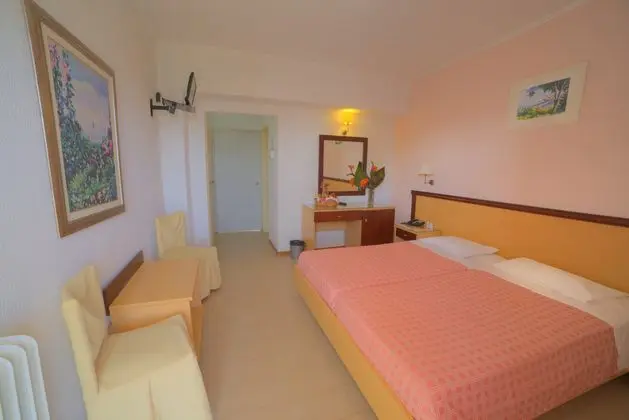 1 Çift Kişilik Veya 2 Tek Kişilik Yatak Garden View