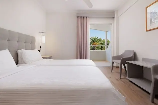 Comfort Tek Büyük veya İki Ayrı Yataklı Oda