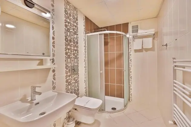 Standart Oda, Deniz veya Kara Manzaralı, Balkonsuz