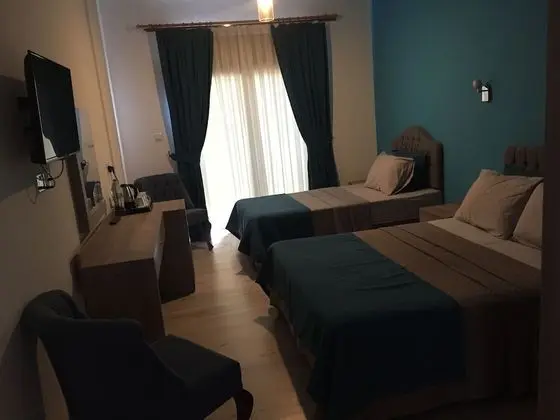 Üç Kişilik Oda, Deniz Manzaralı