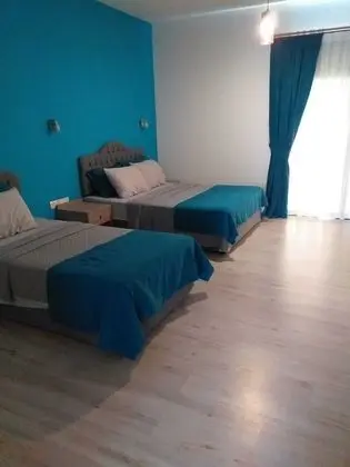 Üç Kişilik Oda, Deniz Manzaralı