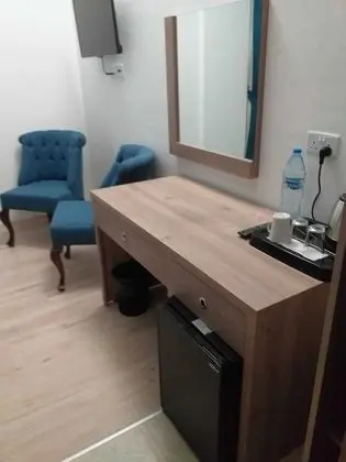 Üç Kişilik Oda, Deniz Manzaralı