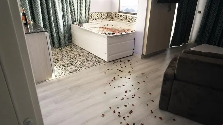 Jakuzili Suite Oda