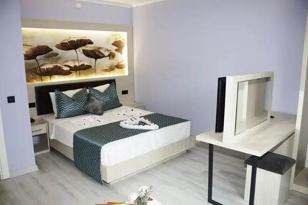 Jakuzili Suite Oda