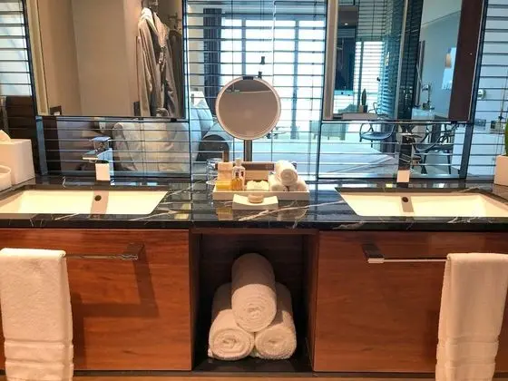 Premium Oda, 1 En Büyük (King) Boy Yatak, Sigara İçilmez, Okyanusa Sıfır