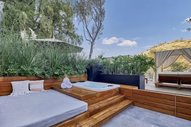 Sundeck Suite
