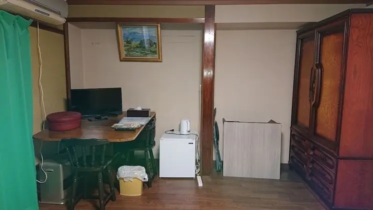 Dört Kişilik Oda, Ortak Banyo