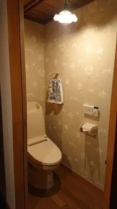 Dört Kişilik Oda, Ortak Banyo