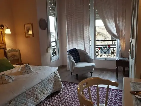 Design Tek Büyük Yataklı Oda, Özel Banyo
