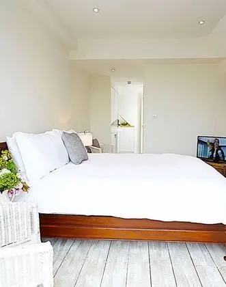 Tek Büyük Yataklı Oda (Room2)