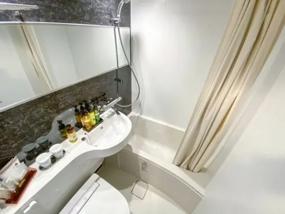 İki Ayrı Yataklı Oda, Sigara İçilmez