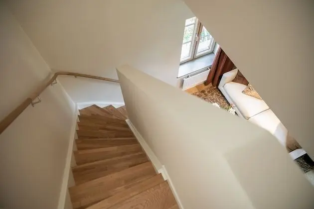 Penthouse 5 beds (staircase inside the Penthouse)