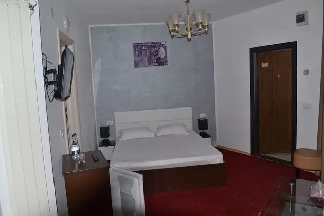 Basic Tek Büyük Yataklı Oda