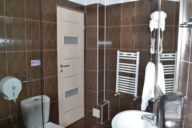 Basic Tek Kişilik Oda, 1 Tek Kişilik Yatak, Buzdolabı, Şehir Manzaralı (Single Room)