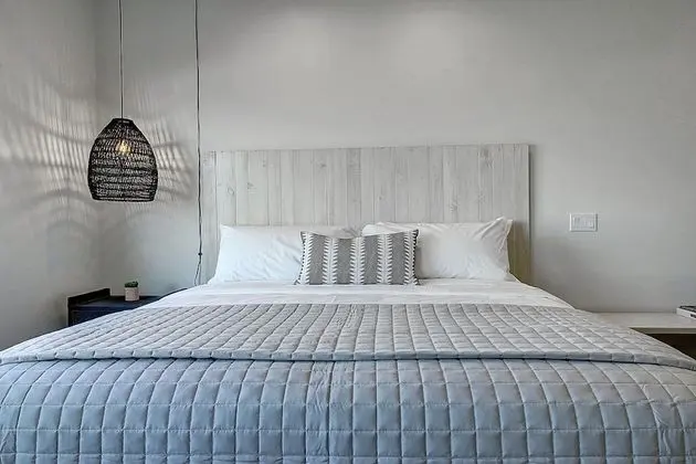 Standard Oda, 1 En Büyük (King) Boy Yatak, Kısmi Manzaralı