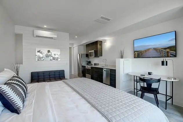 Standard Oda, 1 En Büyük (King) Boy Yatak, Kısmi Manzaralı