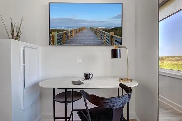 Standard Oda, 1 En Büyük (King) Boy Yatak, Kısmi Manzaralı