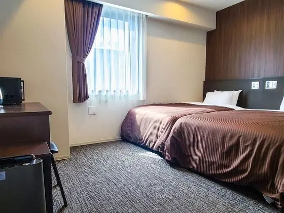İki Ayrı Yataklı Oda, Sigara İçilebilir