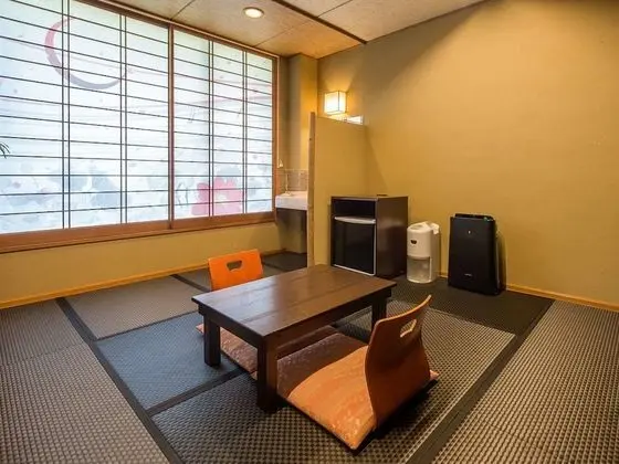 Traditional Oda, Sigara İçilebilir, Nehir Manzaralı (Japanese Style)