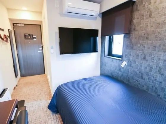 Tek Kişilik Oda, Sigara İçilebilir