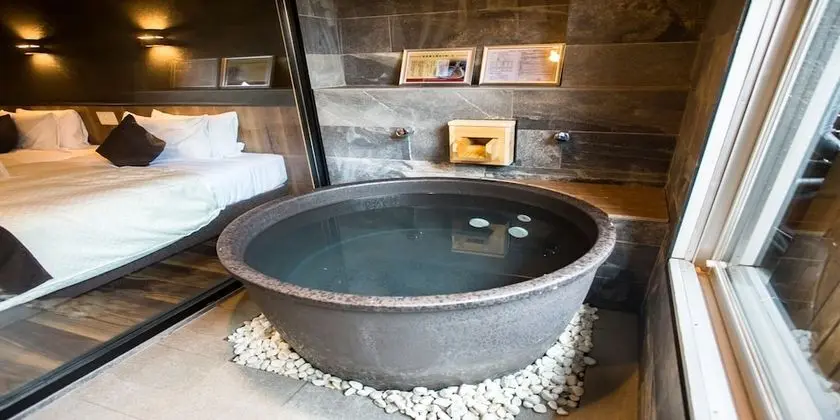 Classic İki Ayrı Yataklı Oda, Sigara İçilebilir, Sıcak Su Havuzu (Half Open-air Bath)