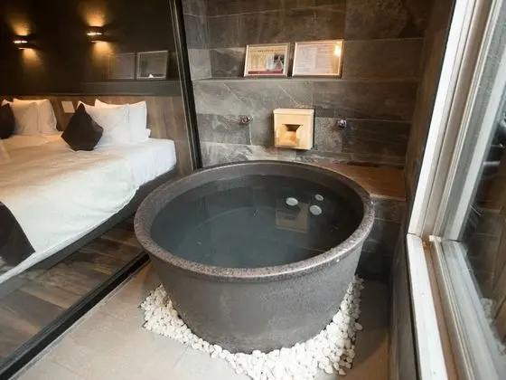 Classic İki Ayrı Yataklı Oda, Sigara İçilebilir, Sıcak Su Havuzu (Half Open-air Bath)