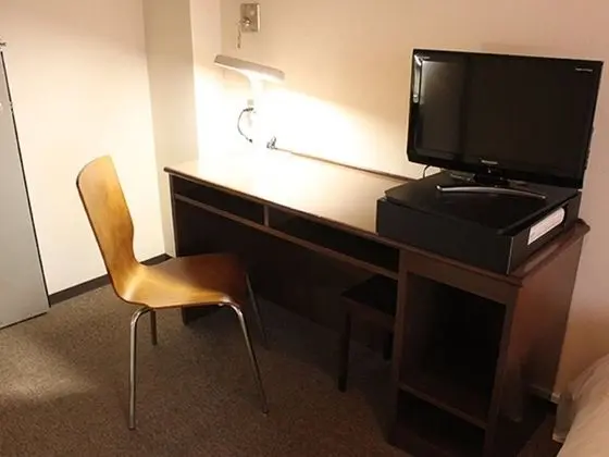 İki Ayrı Yataklı Oda, Sigara İçilebilir