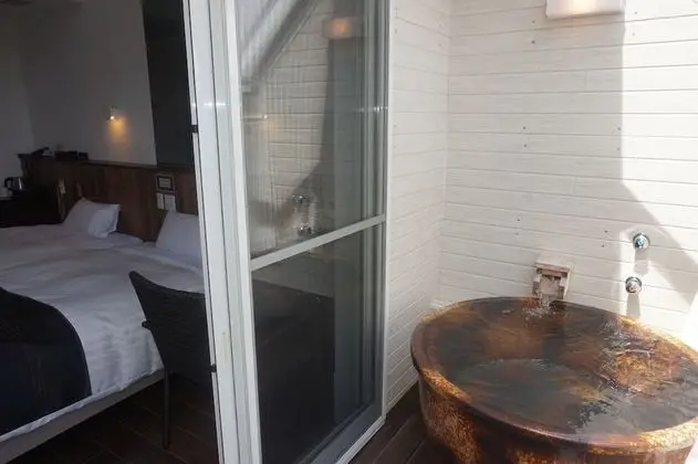 Deluxe İki Ayrı Yataklı Oda, Birden Çok Yatak, Sıcak Su Küveti, Kısmi Deniz Manzarası