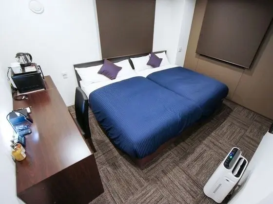 İki Ayrı Yataklı Oda, Sigara İçilebilir