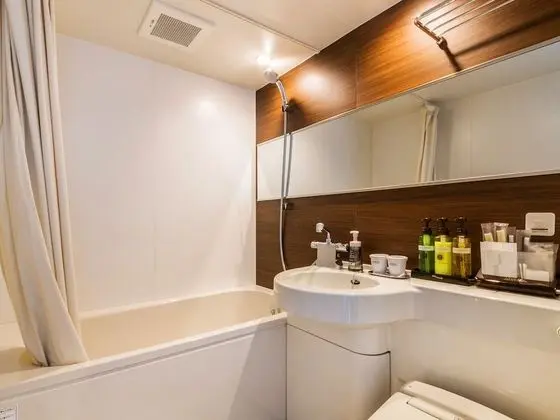 İki Ayrı Yataklı Oda, Sigara İçilebilir