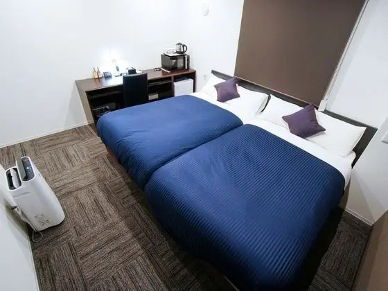 İki Ayrı Yataklı Oda, Sigara İçilmez