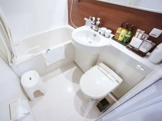 İki Ayrı Yataklı Oda, Sigara İçilmez