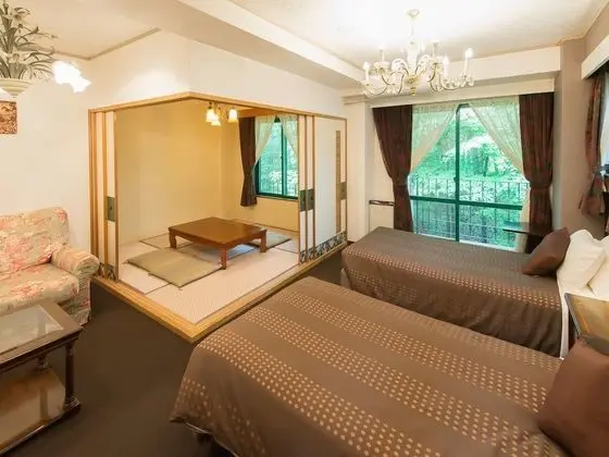 Traditional Oda (Japanese Western (Twin Bed and Futon))