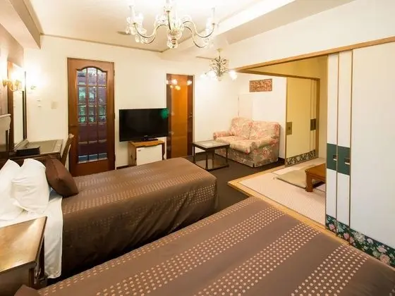 Traditional Oda (Japanese Western (Twin Bed and Futon))