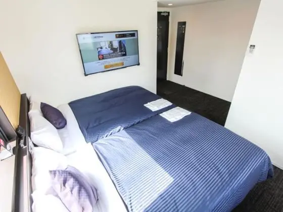 İki Ayrı Yataklı Oda, Sigara İçilmez