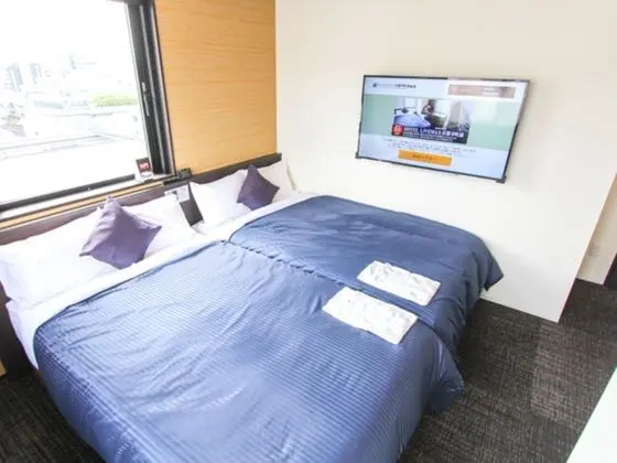 İki Ayrı Yataklı Oda, Sigara İçilmez