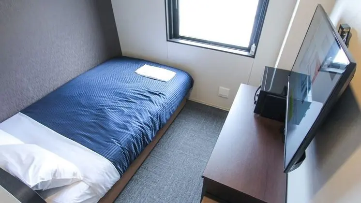 Tek Kişilik Oda, Sigara İçilebilir