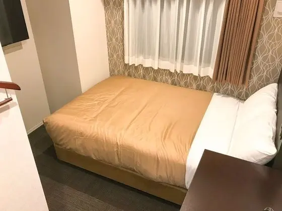 Tek Kişilik Oda, Sigara İçilebilir