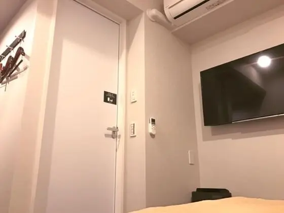 Tek Kişilik Oda, Sigara İçilebilir