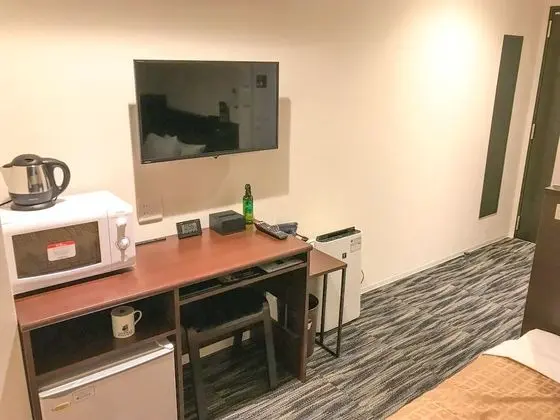 Tek Kişilik Oda, Sigara İçilebilir