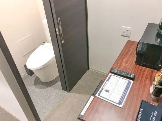 İki Ayrı Yataklı Oda, Sigara İçilmez