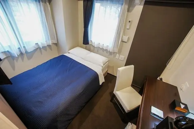 Tek Kişilik Oda, Sigara İçilebilir