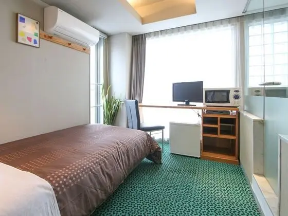 Tek Kişilik Oda, Sigara İçilebilir