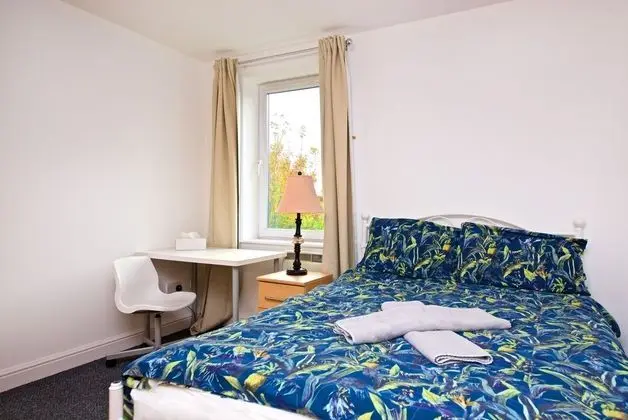 Executive Apart Daire, Banyolu/Duşlu, Bahçe Manzaralı (Close to John Airport)