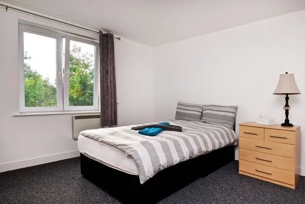Executive Apart Daire, Banyolu/Duşlu, Bahçe Manzaralı (Close to John Airport)