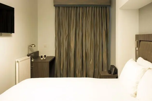 Family Oda, Birden Çok Yatak, Sigara İçilmez (Converts to 2 Twin Beds)