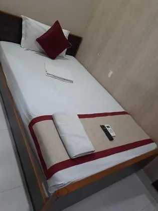 DELUXE SINGLE A/C ROOM