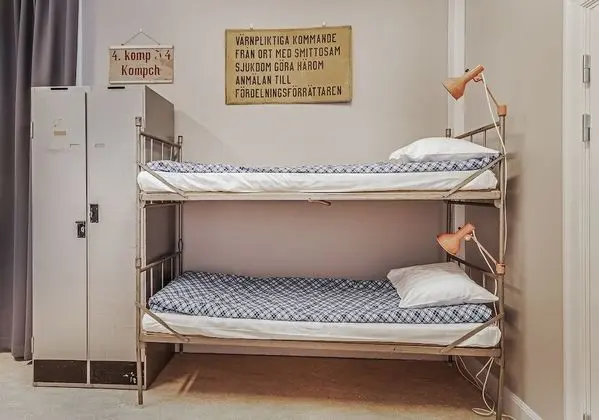 Classic Oda, 1 Büyük (Queen) Boy Yatak