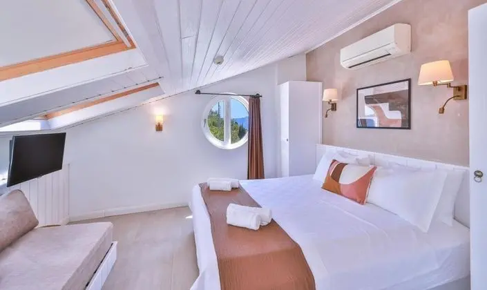 Çatı Katı Standart Oda, Deniz Manzaralı